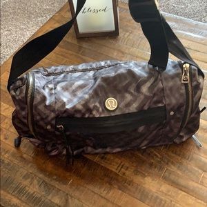Lululemon duffel/ travel bag ✈️